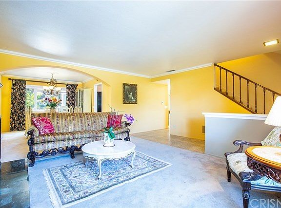 4th image of 370 Castilian Ave