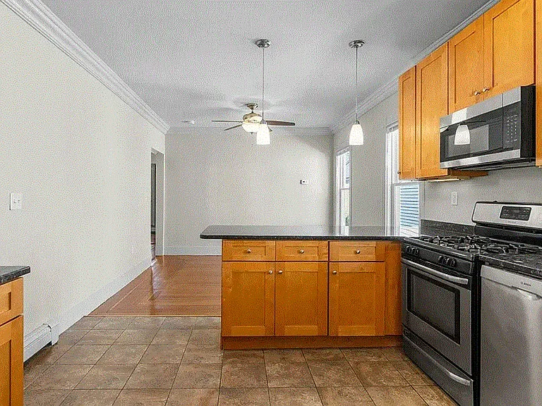 13 Woodlawn St #1 — Photo 5