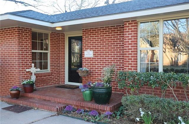 1st image of 758 Elmwood Dr