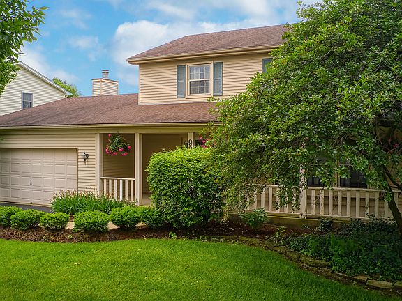 2nd image of 924 Hyde Park Ln