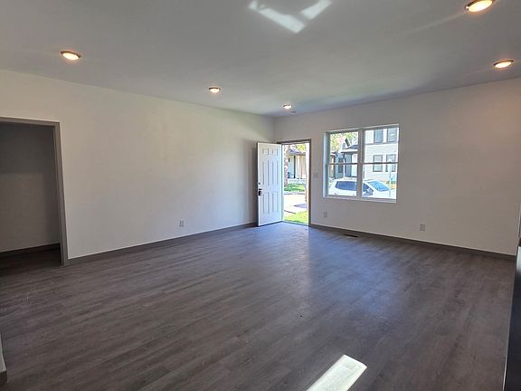 3rd image of 235 Iowa St #235