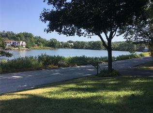 400 Arnolds Neck Dr, Warwick, RI 02886