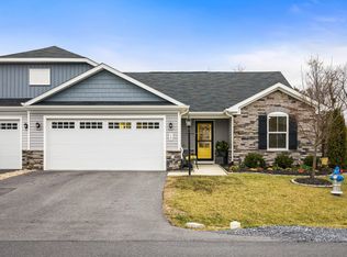 13 S Peak Dr, McGaheysville, VA 22840