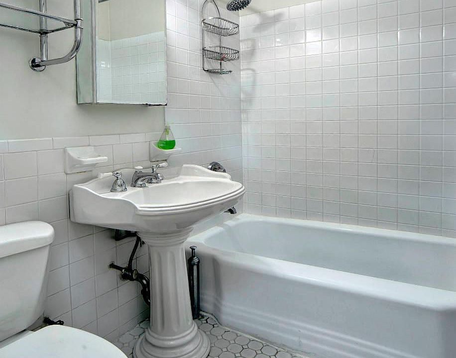 2nd image of 131 E 15th St APT 3-C