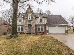 54 NE Shoreview Dr, Lees Summit, MO 64064