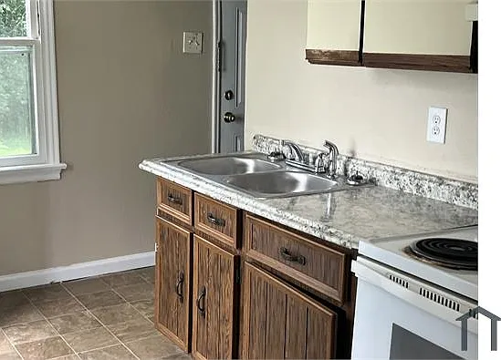 2 bed, 848 sqft, $1,290 — Photo 3