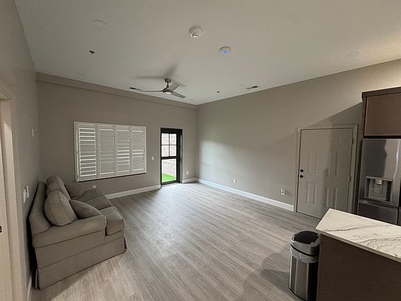 5th image of 1140 Ribaut Rd #1140