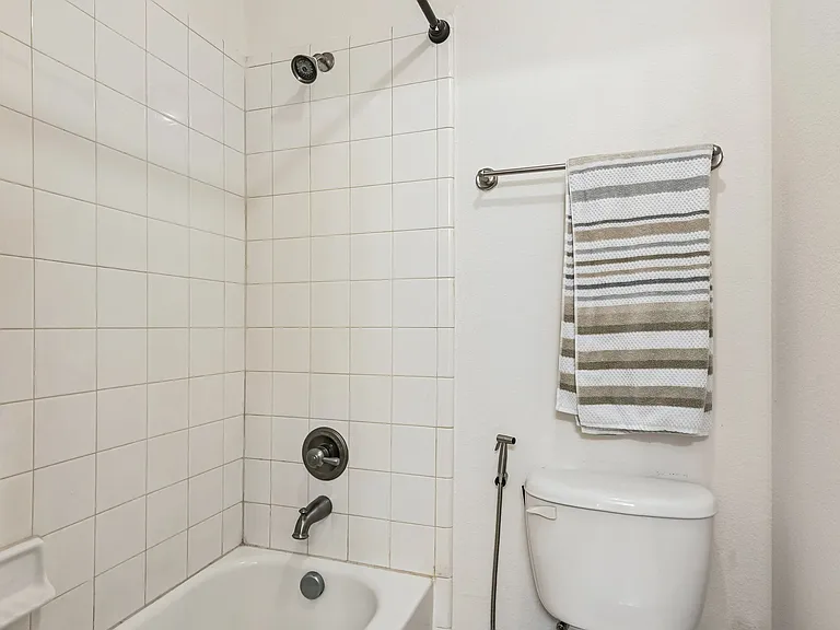 6006 Shadywood Ln — Photo 39