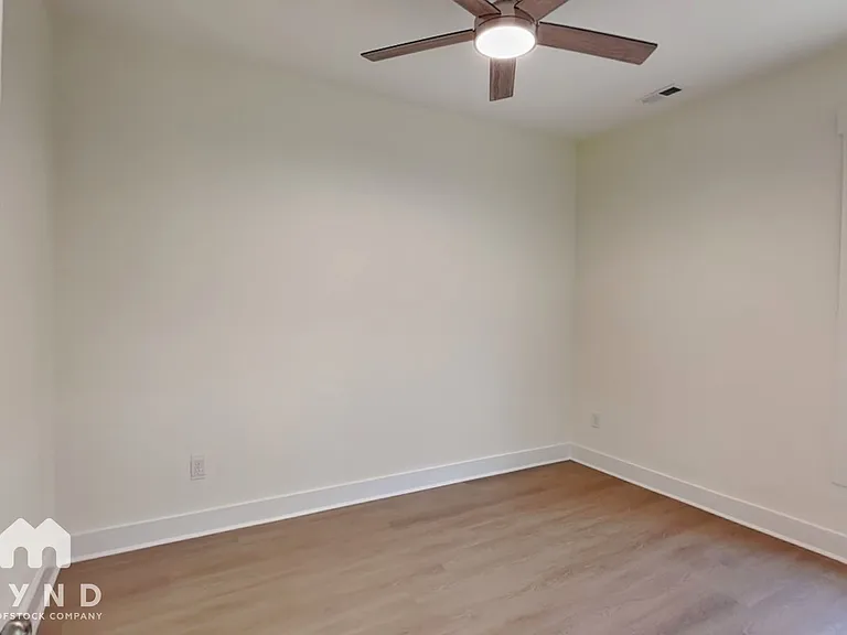 501 Everette St — Photo 14