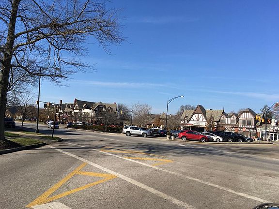 Location, Location, Location... The Mariemont Square steps a