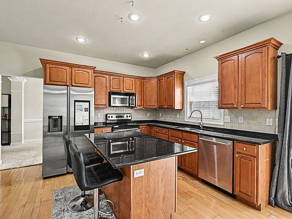 5th image of 5229 Stapleton Dr