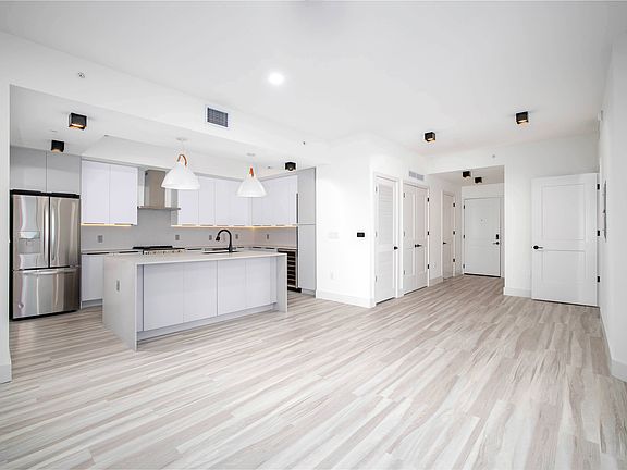 3rd image of 2335 NE 186th St #1-0307