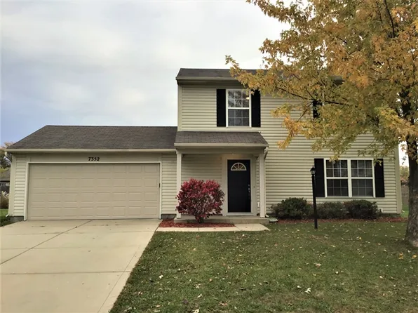 7352 Woodside Dr, Avon, IN 46123