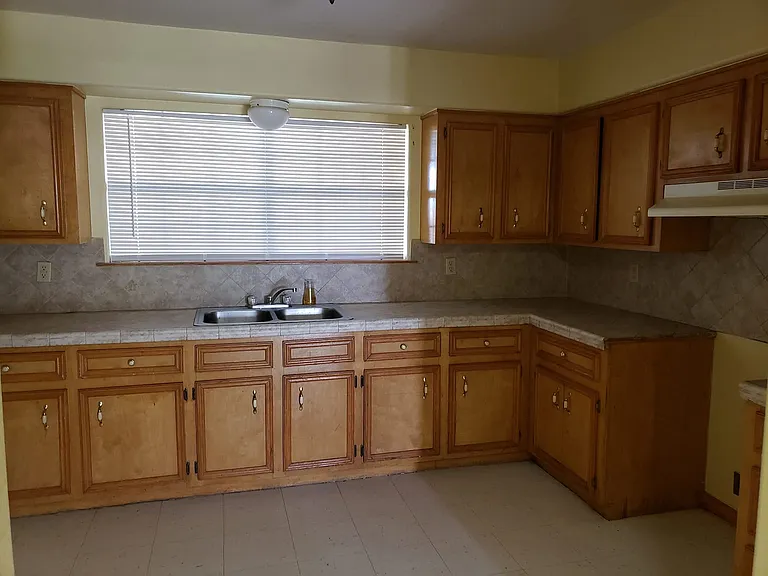 2013 Rebecca Dr S — Photo 14