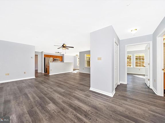 4th image of 2402 Dominion Dr APT 1B