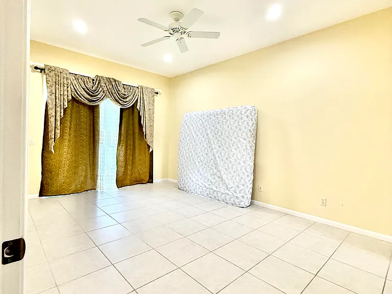 408 N Key Lime Sq SW — Photo 12