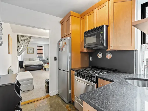 514 W 50th St #5WR, New York, NY 10019