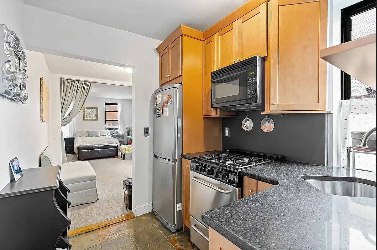 514 W 50th St #5WR photo 1