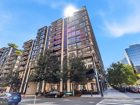 2nd image of 920 I St NW APT 403