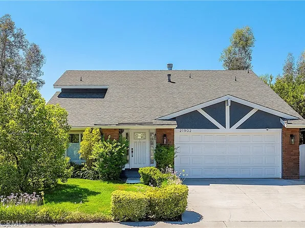 21902 Grovepark Dr, Santa Clarita, CA 91350