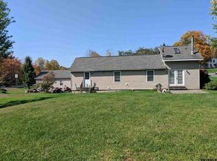 13 Dumbleton Rd, Cropseyville, NY 12052
