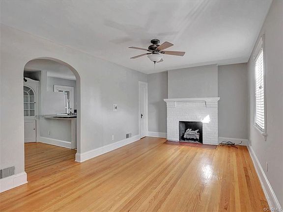4th image of 4003 W Grace St