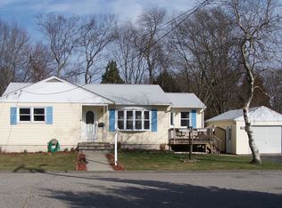 9 Curtis St, Norwich, CT 06360