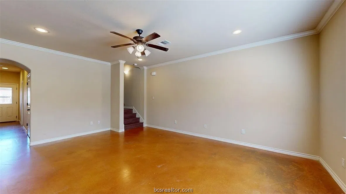 4 bed, 4.0 bath, 1756 sqft, $2,700 — Photo 2