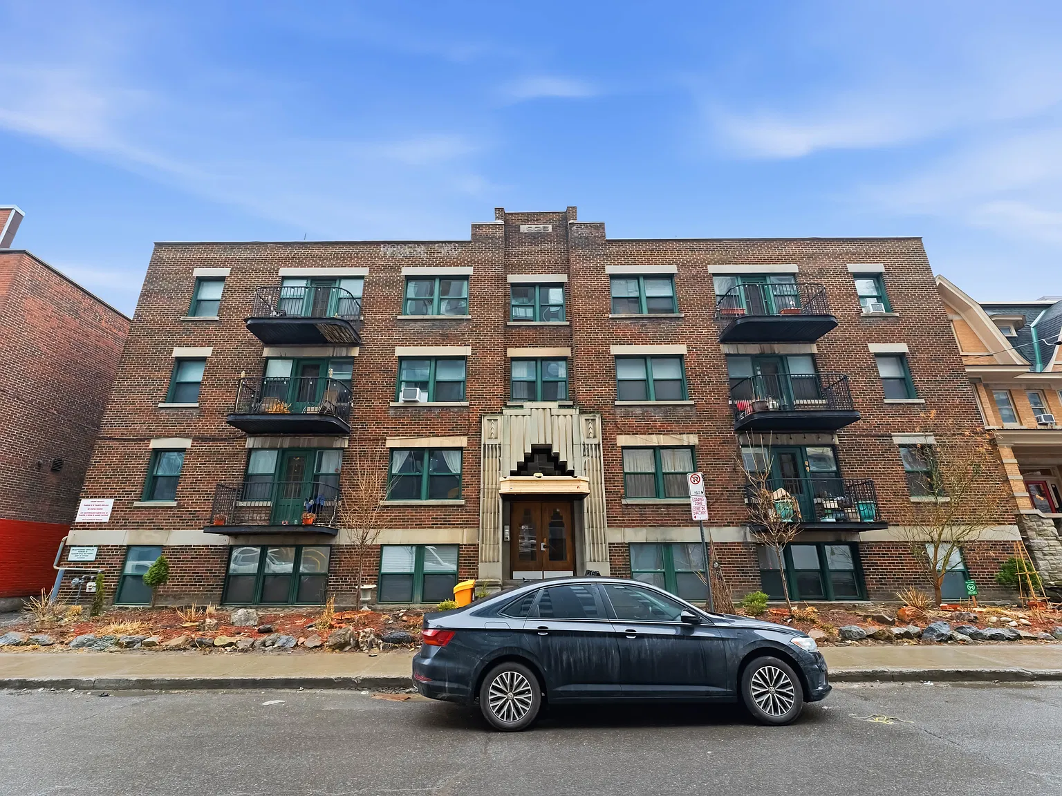 180 Lisgar Apartments — Photo 1