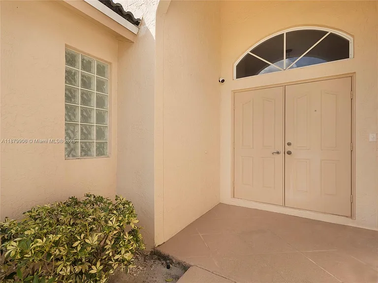 2549 Egret Lake Dr — Photo 3
