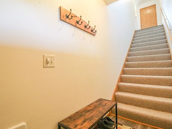 2nd image of 105 Waverly Dr