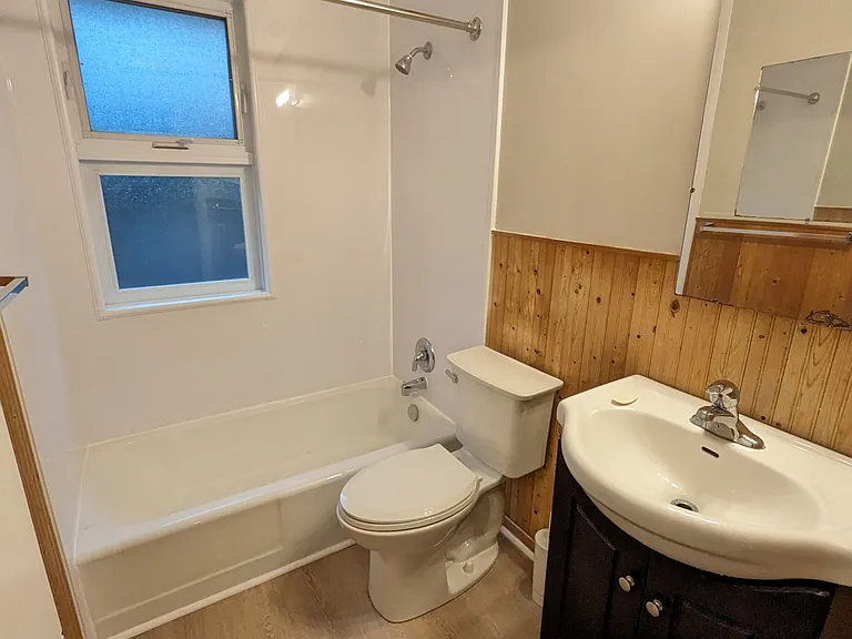 60 Campbell Cres #1 — Photo 13