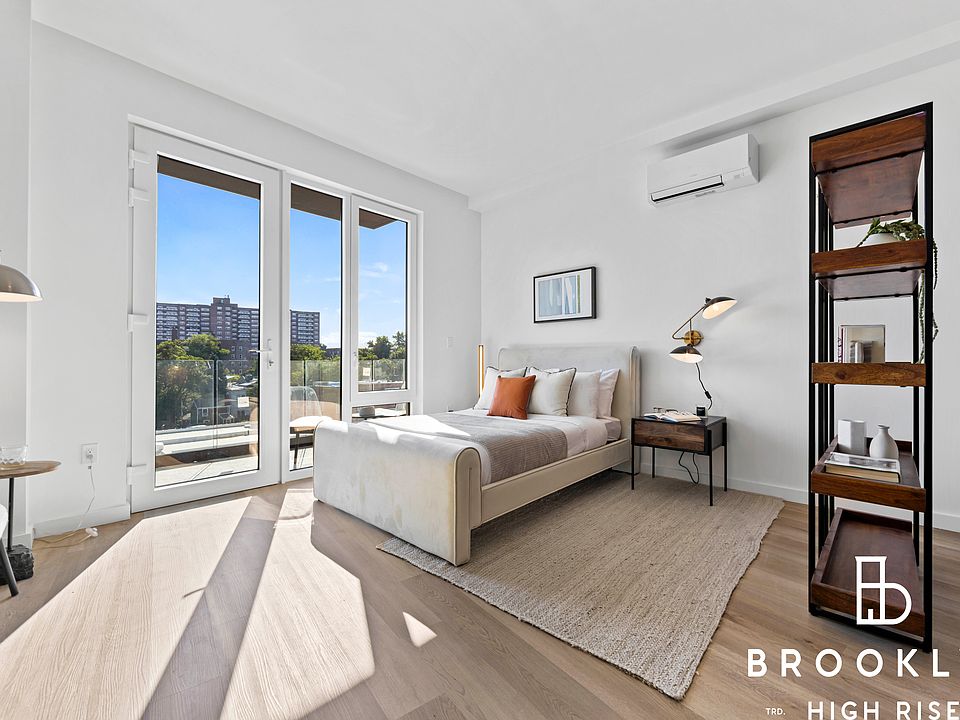 1st image of 50 E 10th St #561