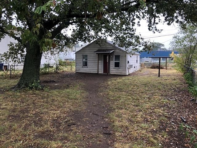 2nd image of 1805 S Mosley Ave #1809