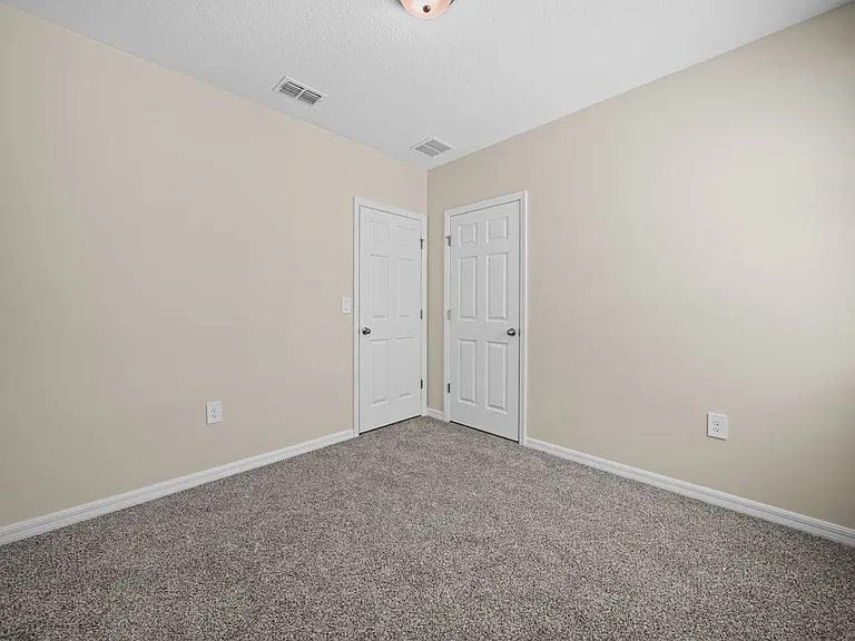 520 Kennedy Dr — Photo 19