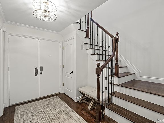 4th image of 1795 Golf Ridge Dr