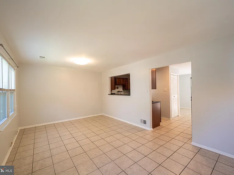 9572 Inverary Ct — Photo 6