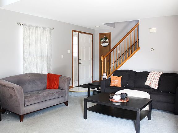 3rd image of 5359 Diamond Dr #B