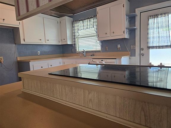 5th image of 68 Pelican Dr S