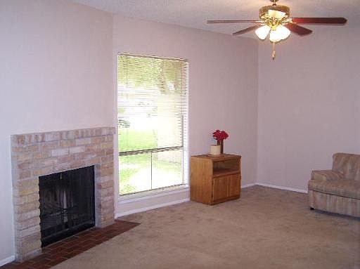 3rd image of 7725 HUNTER OAKS