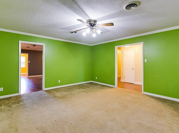 2nd image of 2924 Oak Forest Dr