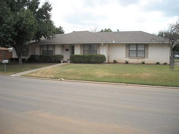5th image of 1804 NW Great Plains Blvd