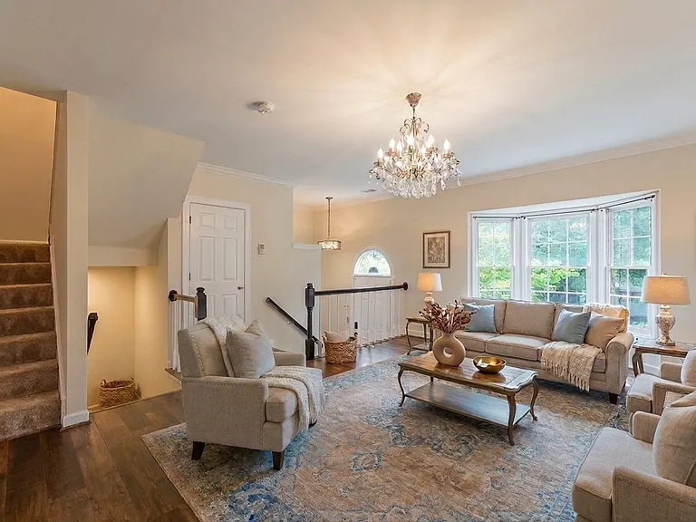 2124 Bobbyber Dr — Photo 1