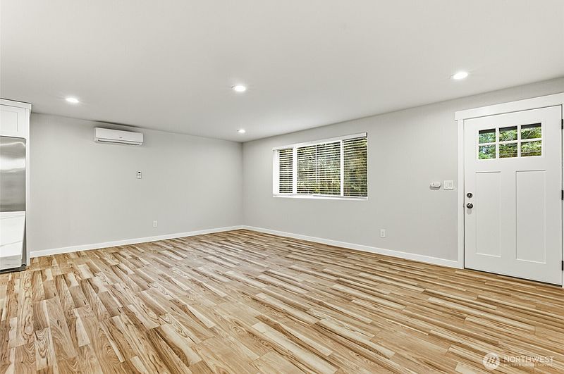 4th image of 11030 Tempo Lake Drive SE