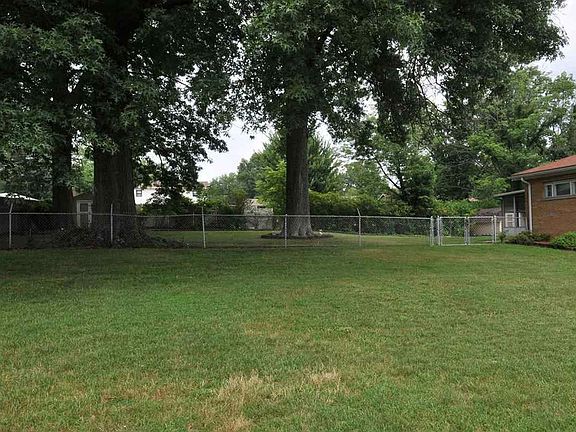 3rd image of 54 Utz Dr