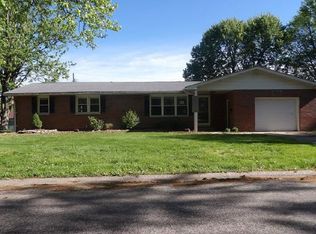 107 Hawbrook Pl, Jerseyville, IL 62052