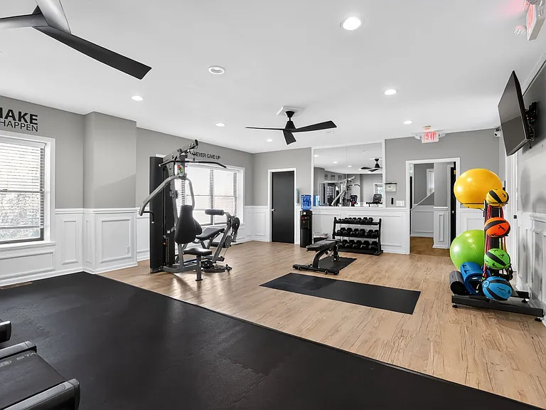 Eagle Rock Apartments at Mohegan Lake — Photo 10