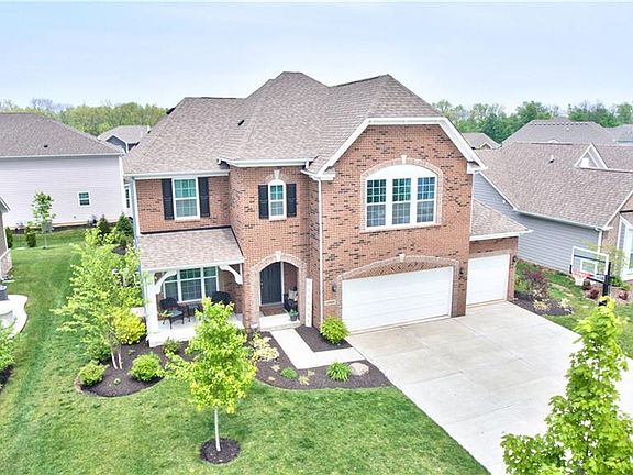 3rd image of 13908 Fieldcrest Dr