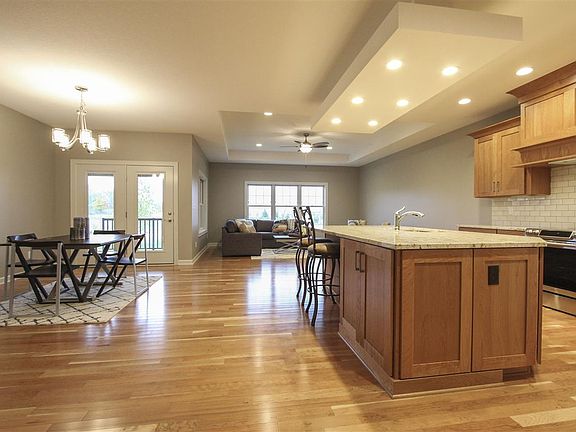 2nd image of 1724 Whispering Pines Cir