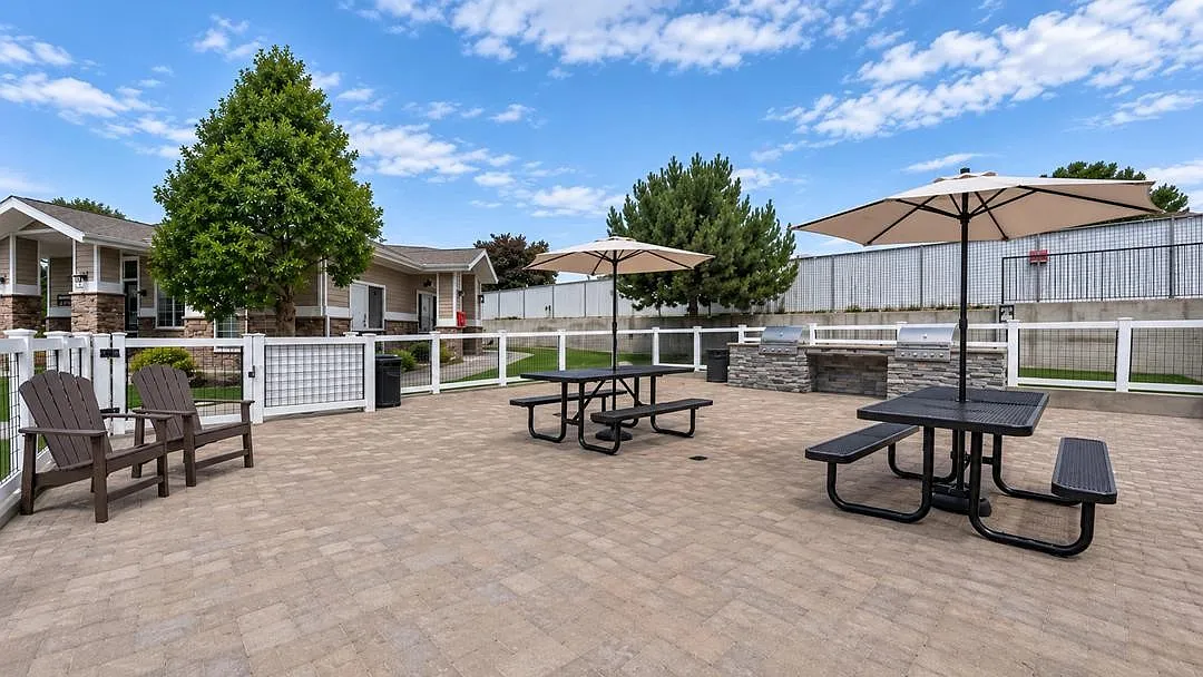 Copperwood Apartments — Photo 3